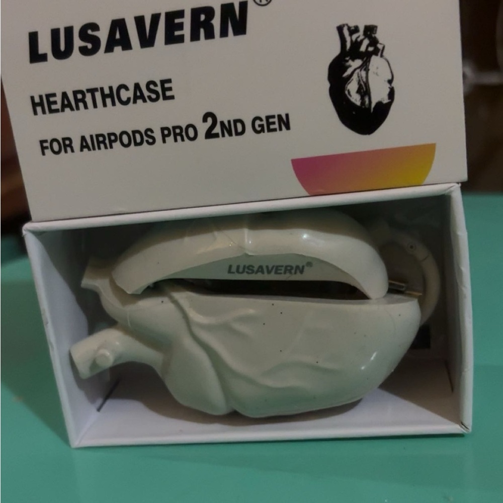 Lusavern White Heart Case for AirPods Pro 2nd Gen